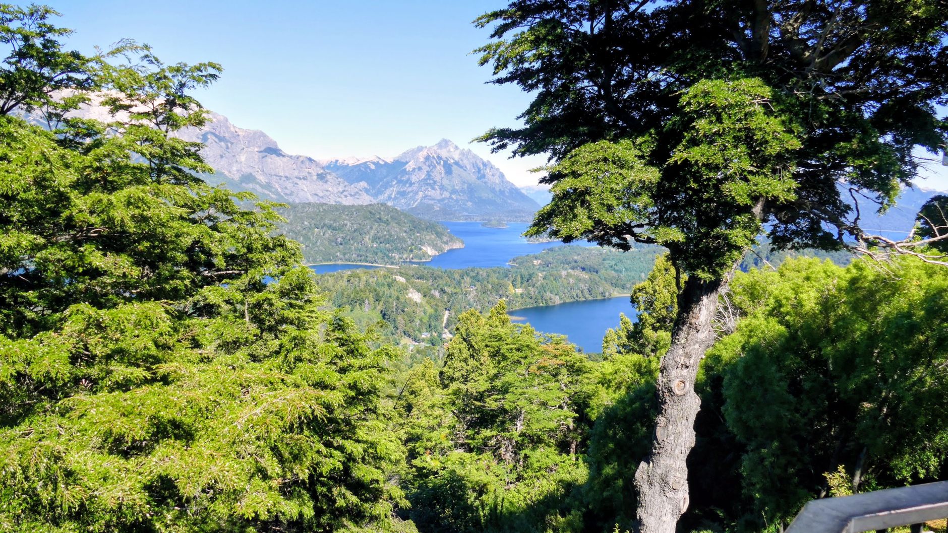 Cabaña rústica con vista al lago Nahuel Huapi